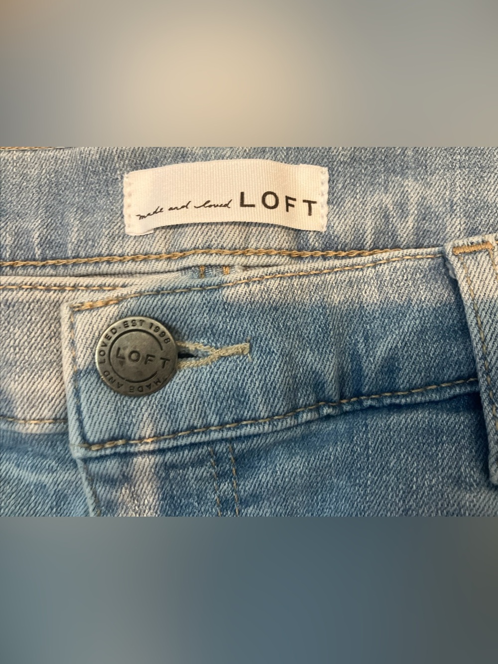LOFT Women’s Light Blue Denim Distressed Jeans, Solid 5-Pocket Design - Picture 4 of 4